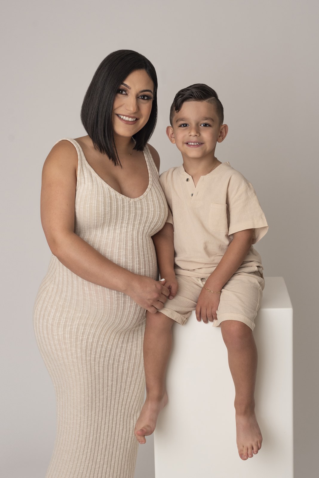 Apkarian maternity portrait