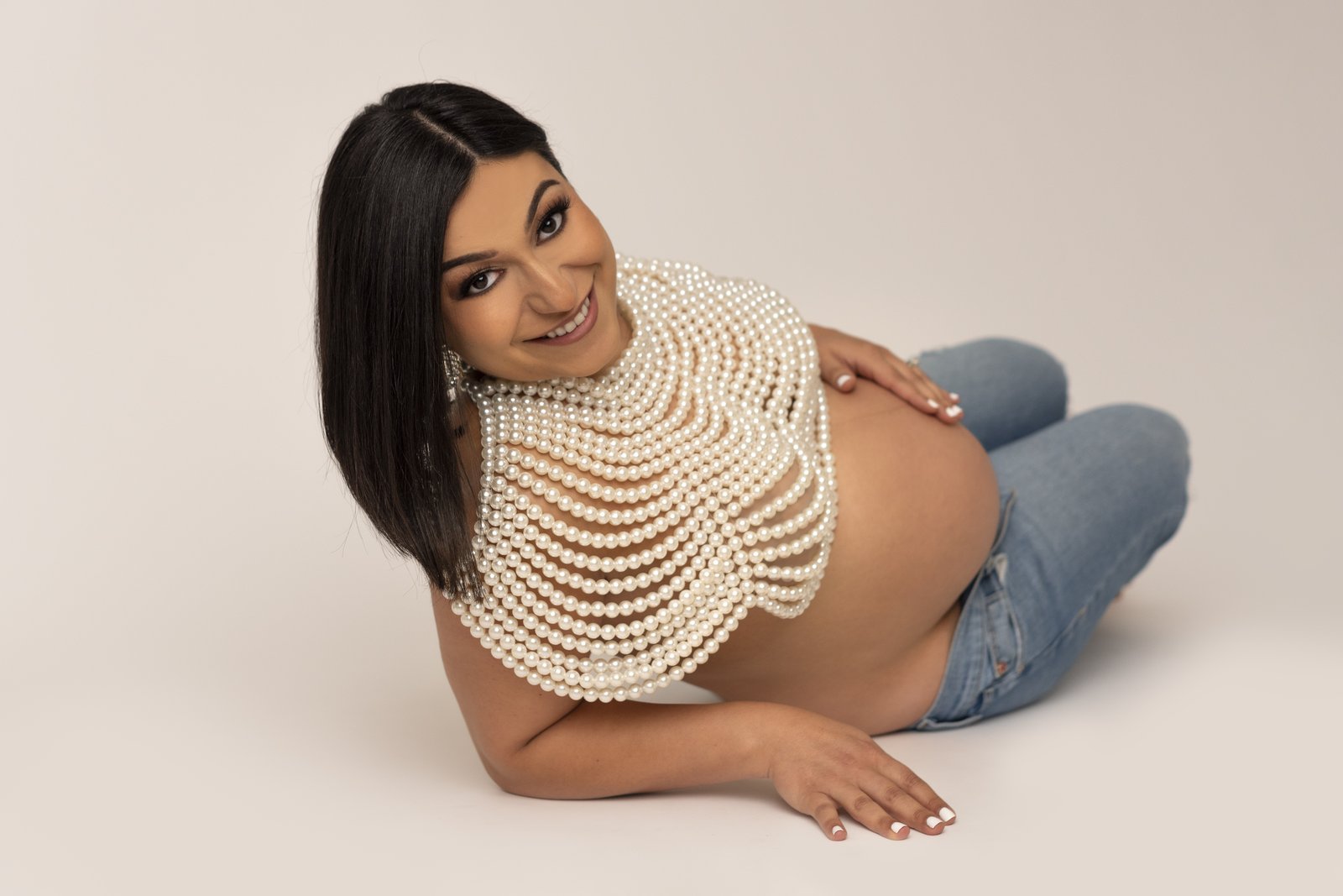 Studio maternity portrait Apkarian