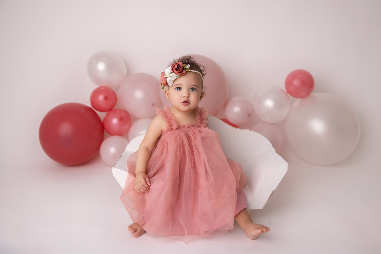 Cake smash and milk bath first birthday session Baltimore