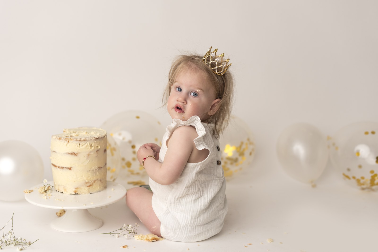 Cake smash and milk bath first birthday